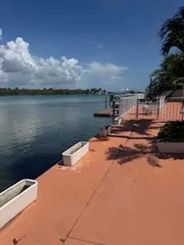 4 of 39 - 225 S Beach Road #unit 205, Jupiter, FL