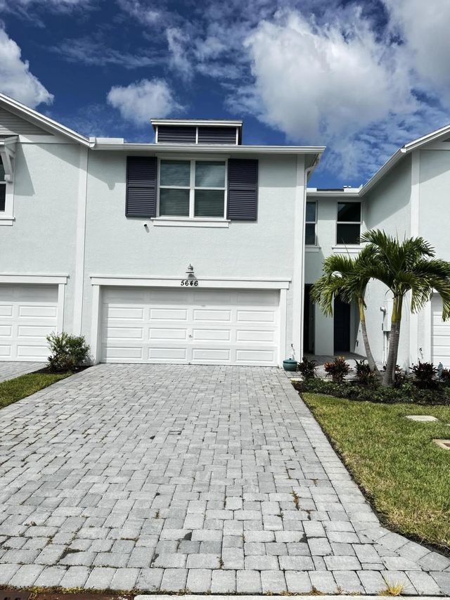 5646 Se Edgewater Circle, Stuart