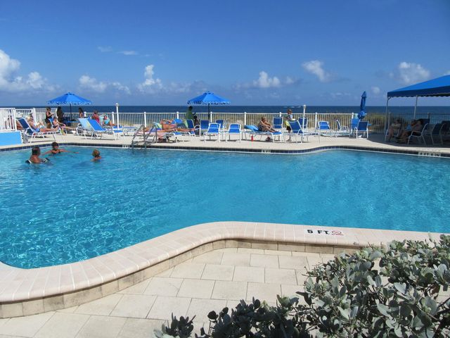 4 of 7 - 4050 N Ocean Drive #1504, Lauderdale-By-The-Sea, FL