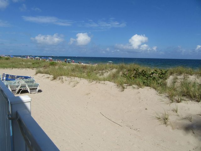 5 of 7 - 4050 N Ocean Drive #1504, Lauderdale-By-The-Sea, FL