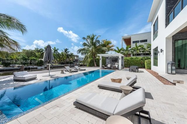 4 of 56 - 13145 Coronado Lane, North Miami, FL