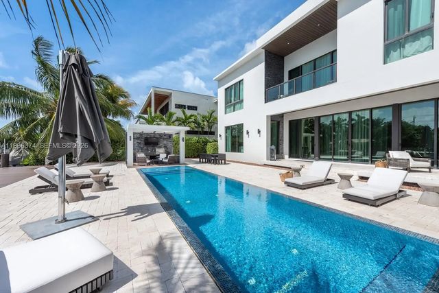 5 of 56 - 13145 Coronado Lane, North Miami, FL