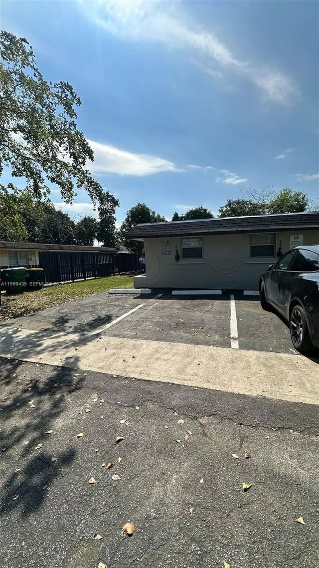 2 of 22 - 715 Sw 6th Street, Dania Beach, FL