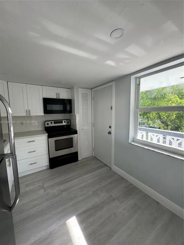 1398 Ne 191st Street #c305, Miami