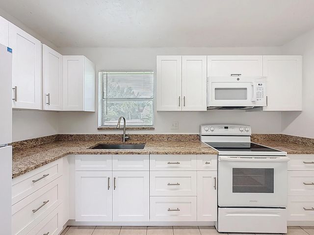 4 of 33 - 235 Lake Dora Drive #235, West Palm Beach, FL