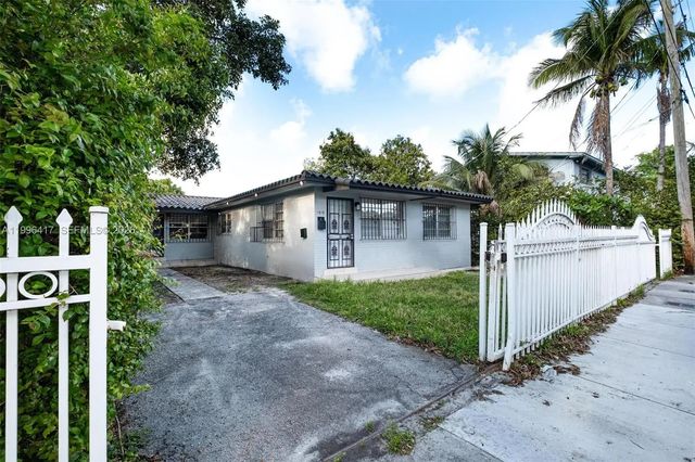 2 of 33 - 1519 Nw 40th Street, Miami, FL