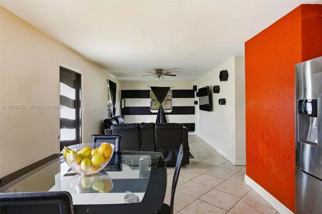 3 of 17 - 720 Sw 81 Terrace, North Lauderdale, FL