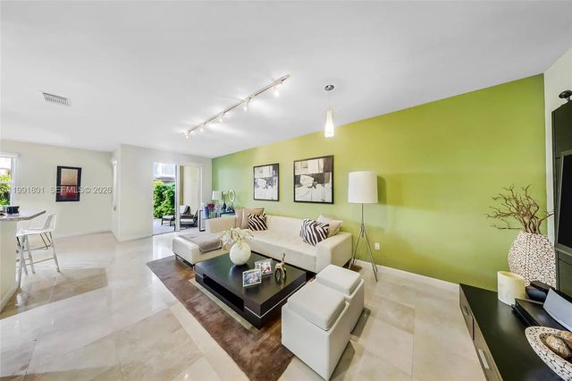 3 of 44 - 10711 Nw 75th Lane, Doral, FL