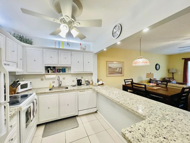 5 of 37 - 257 S Cypress Road #442, Pompano Beach, FL