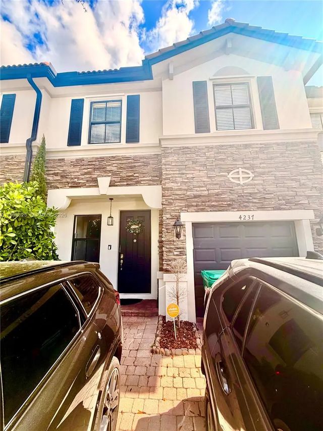 4237 Sw 164th Path #4237, Miami