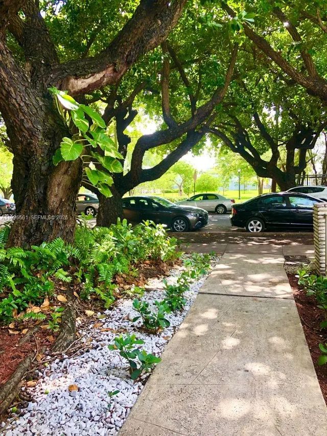 2 of 22 - 1325 Meridian Avenue #5, Miami Beach, FL