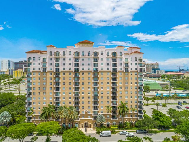 3 of 15 - 616 Clearwater Park Road #611, West Palm Beach, FL