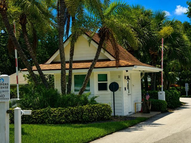 3 of 53 - 1027 Mangrove Lane, Vero Beach, FL