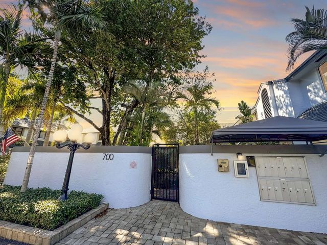 2 of 48 - 700 Se 14th Street #g, Fort Lauderdale, FL