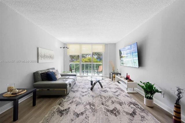4 of 26 - 19370 Collins Avenue #225, Sunny Isles Beach, FL