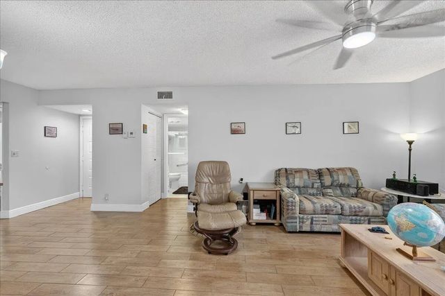 4 of 26 - 7633 Tahiti Lane #101, Lake Worth, FL