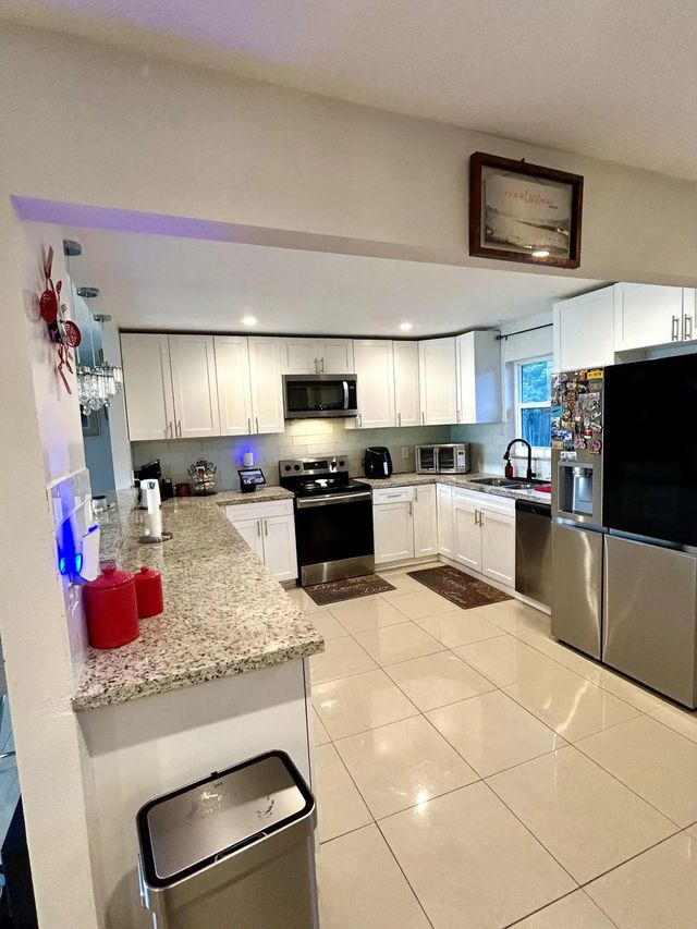 4 of 31 - 650 Sw Todd Avenue, Port St. Lucie, FL