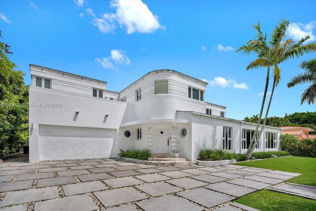 1021 N Greenway Drive, Coral Gables