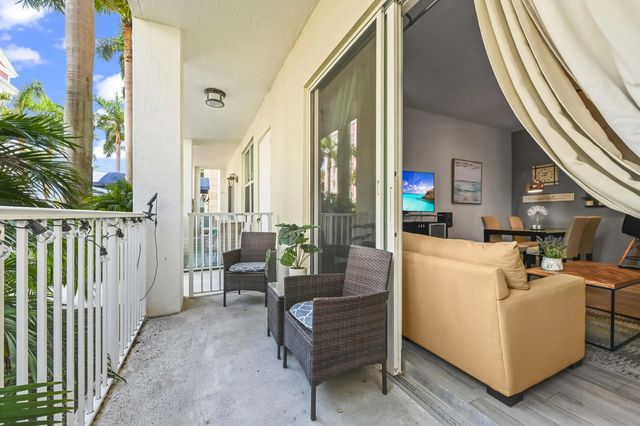 4 of 23 - 804 E Windward Way ##122, Lantana, FL