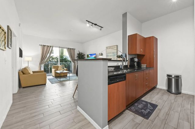 5 of 23 - 804 E Windward Way ##122, Lantana, FL