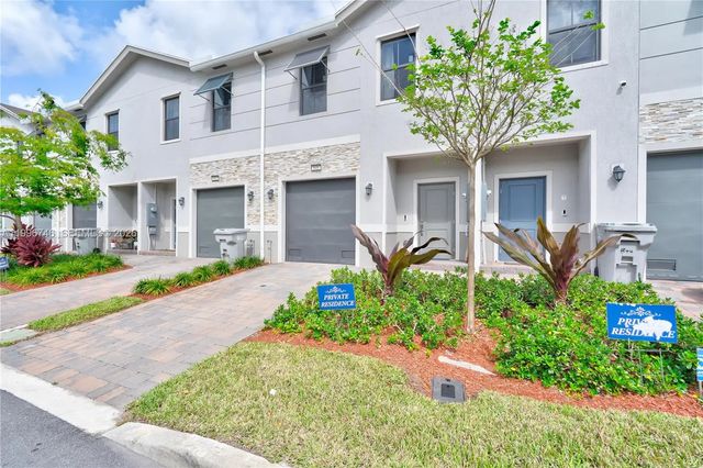 4 of 41 - 848 Nw 3rd Terrace, Pompano Beach, FL