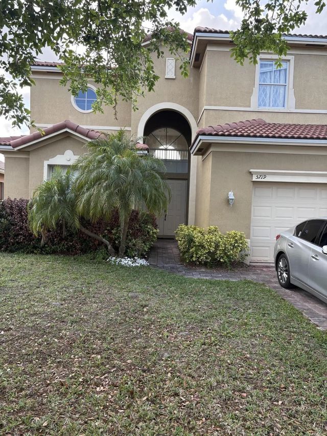 3 of 19 - 5719 Place Lake Drive, Fort Pierce, FL