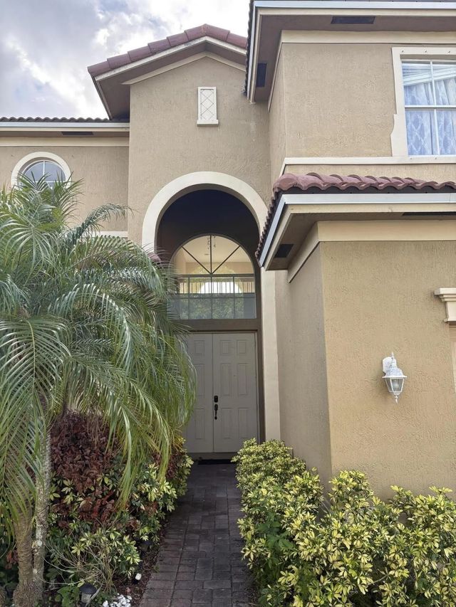4 of 19 - 5719 Place Lake Drive, Fort Pierce, FL