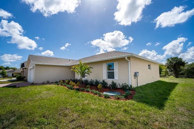 3 of 14 - 986 Sw Romaine Lane, Port St. Lucie, FL