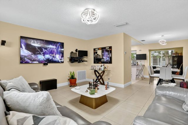 3 of 33 - 6945 Nw 14th Street, Margate, FL