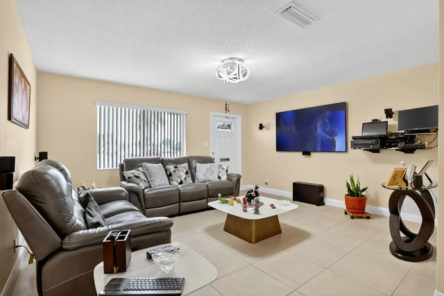 4 of 33 - 6945 Nw 14th Street, Margate, FL