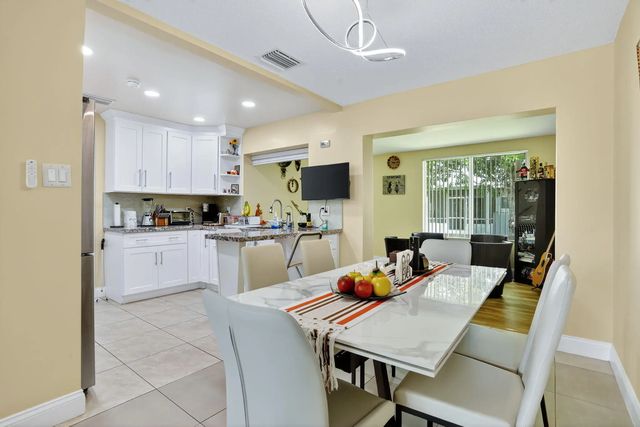 5 of 33 - 6945 Nw 14th Street, Margate, FL