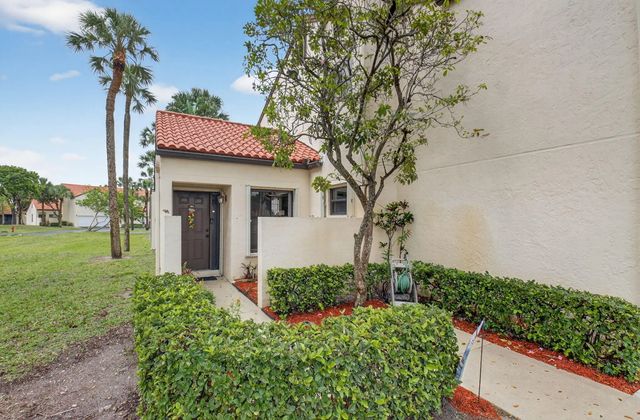 2 of 46 - 10 Vía De Casas Sur #101, Boynton Beach, FL