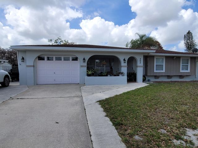 2 of 40 - 262 Ne Floresta Drive, Port St. Lucie, FL