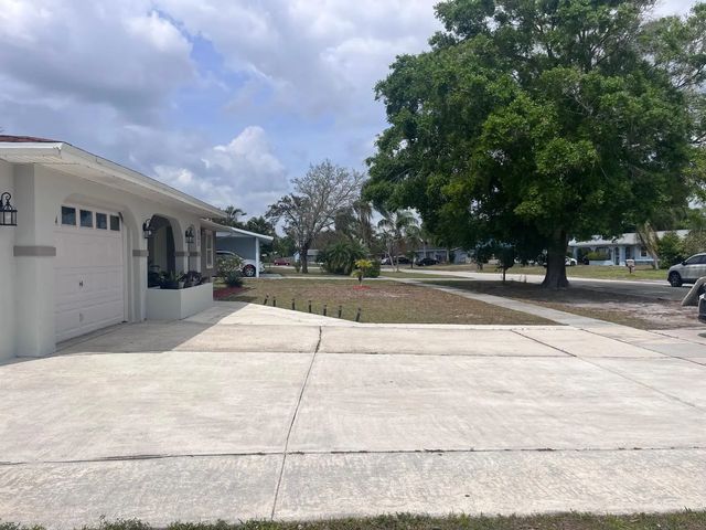 4 of 40 - 262 Ne Floresta Drive, Port St. Lucie, FL
