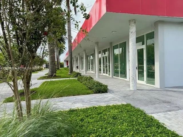 4 of 35 - 20450 Nw 2nd Avenue #20450--56, Miami Gardens, FL