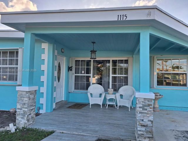 1115 Lake Geneva Drive, Lake Worth