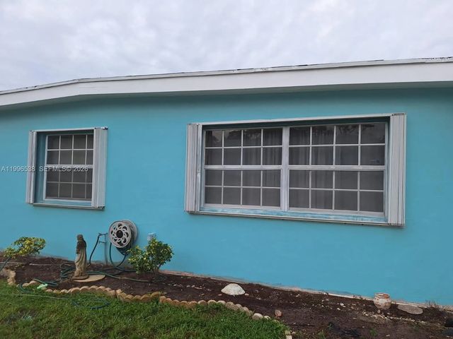 2 of 10 - 1115 Lake Geneva Drive, Lake Worth, FL