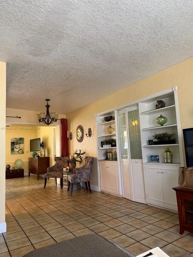 3 of 10 - 1115 Lake Geneva Drive, Lake Worth, FL