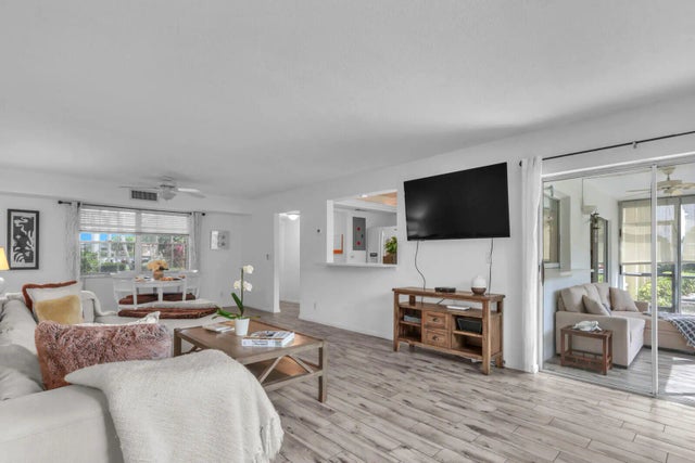 Photo of Listing #B26012716