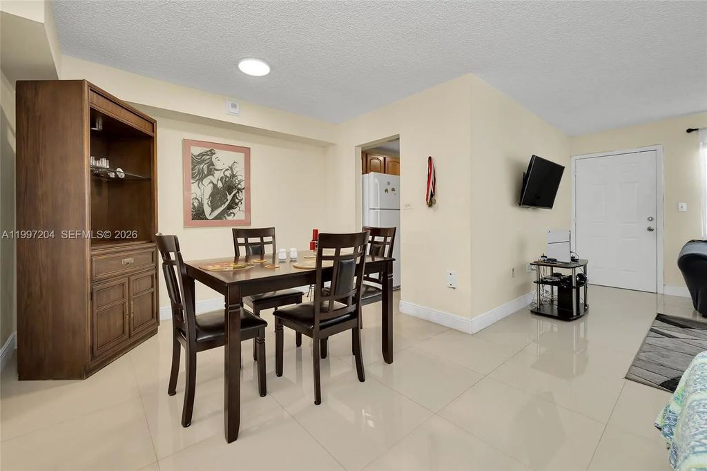 7620 Carlyle Avenue #204, Miami Beach