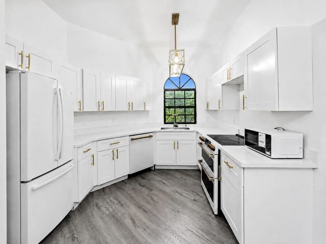 5 of 42 - 5131 Europa Drive #i, Boynton Beach, FL