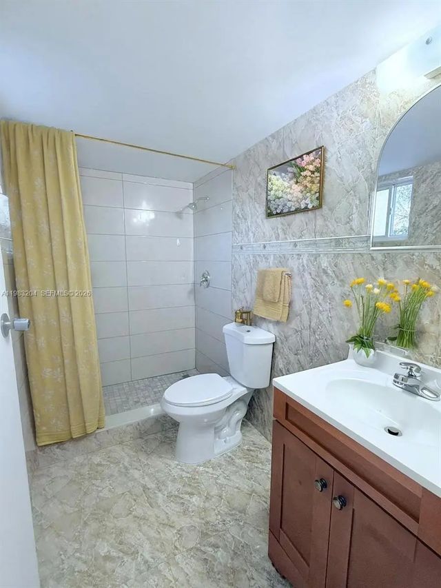 5 of 9 - 6801 W 36th Avenue #102, Hialeah, FL