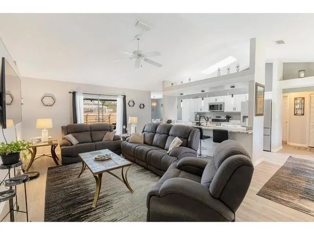 5 of 29 - 814 Floraland Avenue, Sebastian, FL