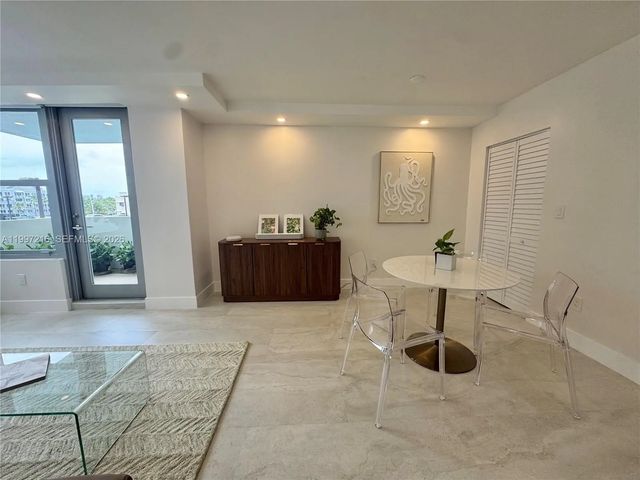 4 of 37 - 2899 Collins Avenue #424, Miami Beach, FL