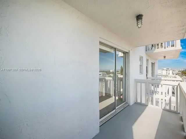 2 of 30 - 7620 Carlyle Avenue #606, Miami Beach, FL