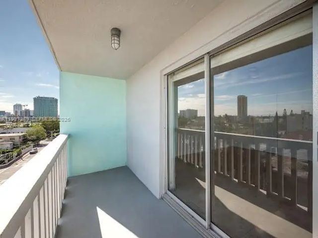 3 of 30 - 7620 Carlyle Avenue #606, Miami Beach, FL