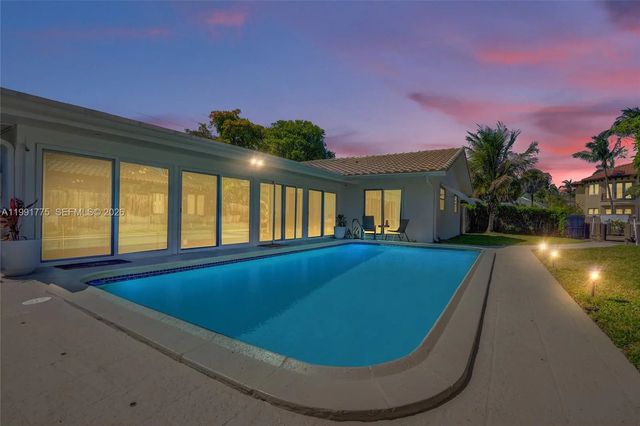 3 of 28 - 4100 Bayview Drive, Fort Lauderdale, FL