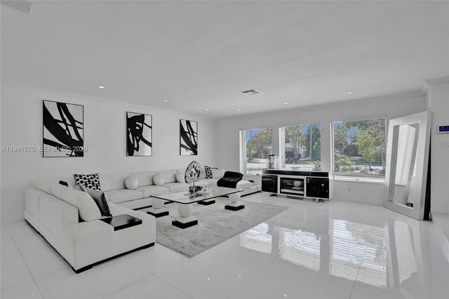 5 of 28 - 4100 Bayview Drive, Fort Lauderdale, FL