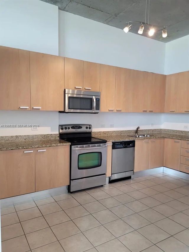 4 of 25 - 2100 Van Buren Street #501, Hollywood, FL