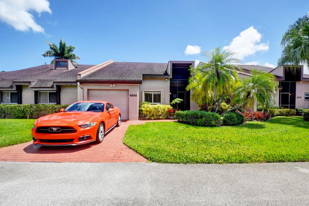 4666 S Fountains Drive S #124, Lake Worth